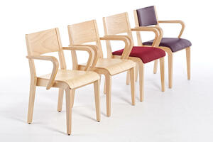 Der Bonn mit Armlehnen ist in verschiedenen Ausführungen erhältlich